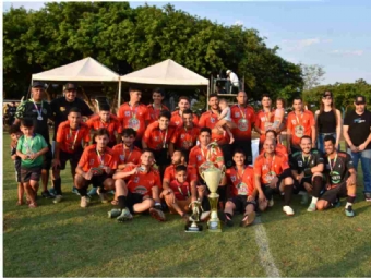 Cerimônia premia campeões do 1º Campeonato Municipal de Futebol de Campo Vandelino Martinello