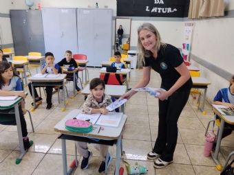 Itaipulândia promove educação ambiental e conscientização sobre guarda responsável de animais nas escolas