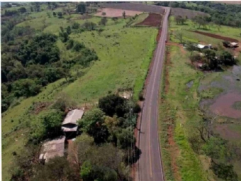 Não fossem “dois ou três”, a região inteira já estaria utilizando o asfalto entre Santa Helena e Ramilândia…
