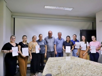 Administração Municipal empossa novos professores efetivos para a Rede Municipal de Ensino