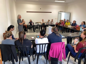 Encontro fortalece práticas de escrita com professores de História e Geografia