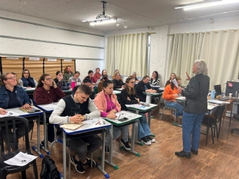 Formação pedagógica aborda avaliação e registros na Educação Infantil