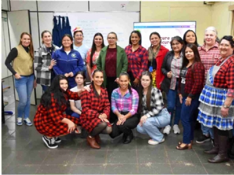Alunas do curso “Práticas de Trabalho da Manicure e Pedicure” apresentam trabalhos de conclusão