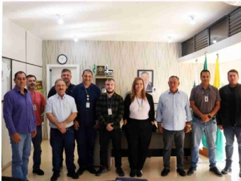 Governo Municipal debate investimentos em saneamento durante reunião com representantes da Sanepar