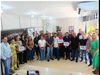 Governo Municipal assina ordens de serviço para requalificação urbana no centro e ampliação do saneamento rural