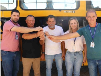 Governo Municipal entrega mais um ônibus 0 km para o Transporte Escolar