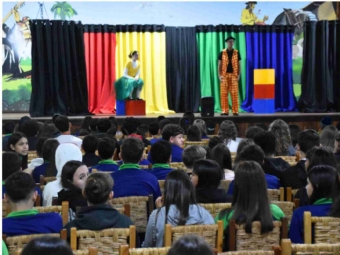 Governo Municipal encerra programação do ‘18 de Maio’ com espetáculo teatral para cerca de 1.700 estudantes